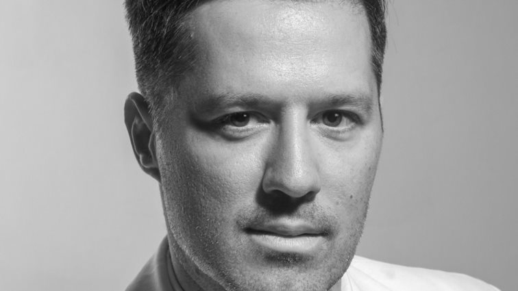 Ο Αδάμ Τσαρούχης σε ένα αφιέρωμα στον Μίμη Πλέσσα