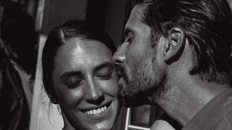 Ο Γιώργος Καράβας κάνει ερωτική εξομολόγηση στη σύζυγό του