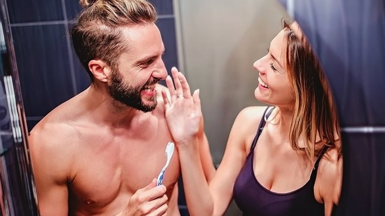 Πώς θα διατηρήσεις τα δόντια σου υγιή και λευκά
: Πώς να αποκτήσεις το λαμπερό χαμόγελο που ανοίγει όλες τις πόρτες