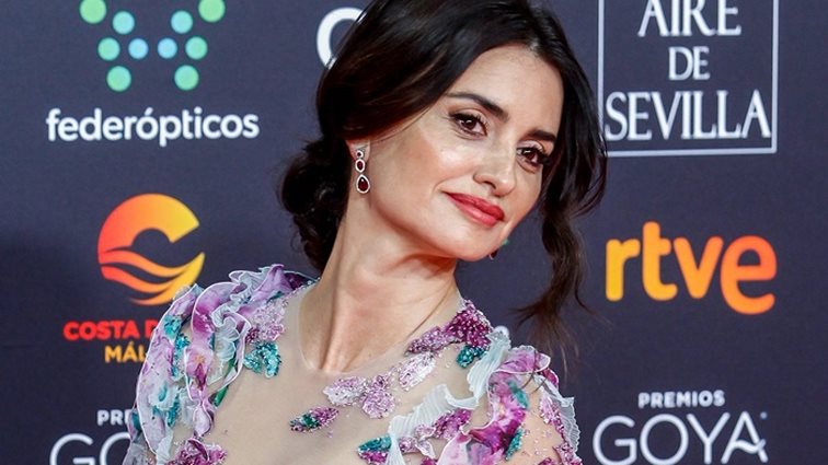Penelope Cruz: Σε αυτή την ταινία του &#39;92 φόρεσε μερικά από τα πιο ωραία ρούχα του καλοκαιριού
