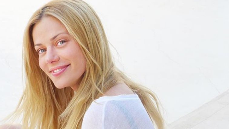 Ζέτα Μακρυπούλια: Η τρυφερή φωτογραφία με τη νεογέννητη ανηψιά της!