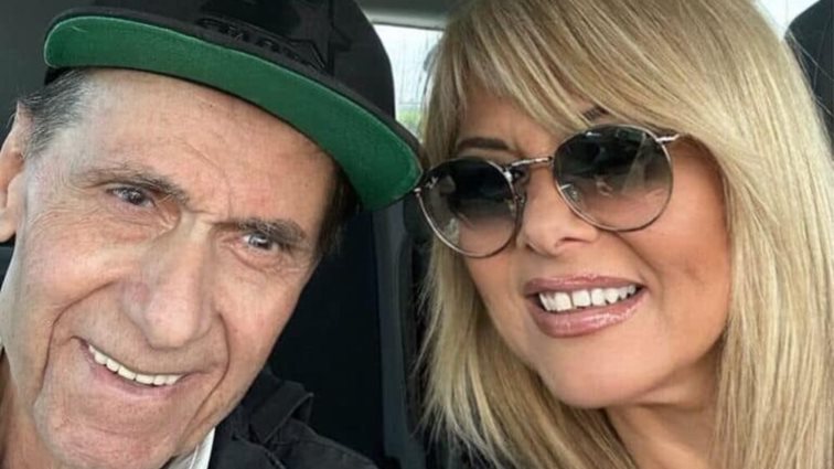 "Έφυγε" ο τραγουδιστής Κώστας Καρουσάκης