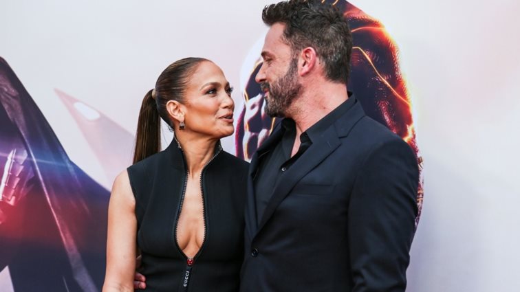 Η τιμή στην οποία πωλείται η έπαυλή της Jennifer Lopez &amp; του Ben Affleck στο Beverly Hills