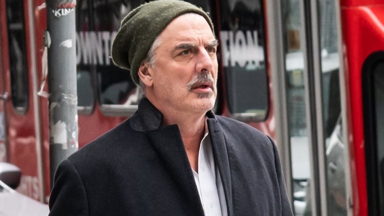 Hollywood Report | Ο Chris Noth σε μια σπάνια εμφάνιση &amp; η Rihanna με φουσκωμένη κοιλίτσα