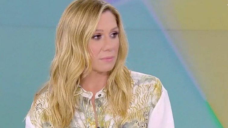 Συγκινεί η Κατερίνα Καραβάτου: Έχω ακόμη τις επαφές στο κινητό μου, &quot;μανούλα&quot; και &quot;μπαμπάκας&quot;