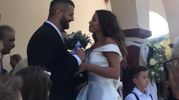 Κατερίνα Στικούδη: Η αδημοσίευτη φωτογραφία από τη γαμήλια δεξίωση
