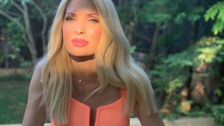 Ελένη Μενεγάκη: Επέστρεψε στην Αθήνα! Η πρώτη φωτογραφία