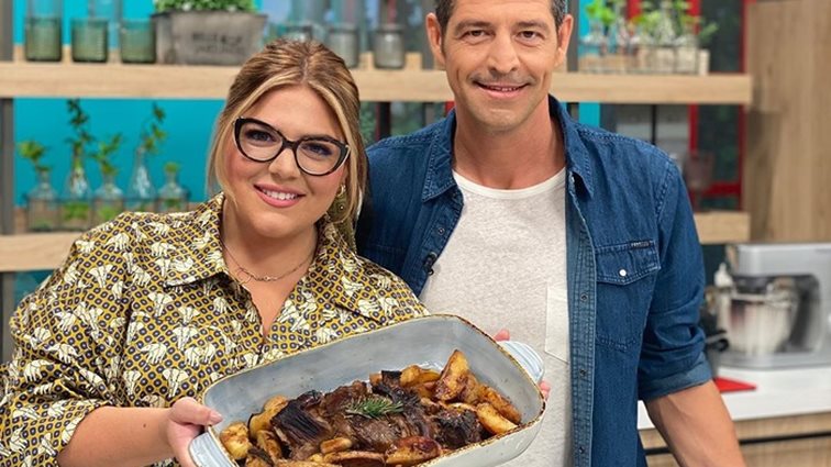 Η Συνταγή της Ημέρας: Ο Απόστολος Ρουβάς μαγειρεύει κατσικάκι με σάλτσα κόκκινης μπύρας