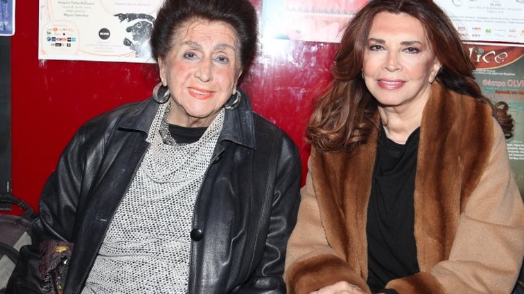 Μιμή Ντενίση: Συγκλονίζει μετά τον θάνατο της μητέρας της: "Χάνεις τη γη κάτω από τα πόδια σου"