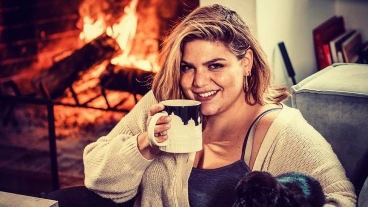 Δείτε φωτογραφίες από το cozy διαμέρισμα της Δανάης Μπάρκα στο Χαλάνδρι