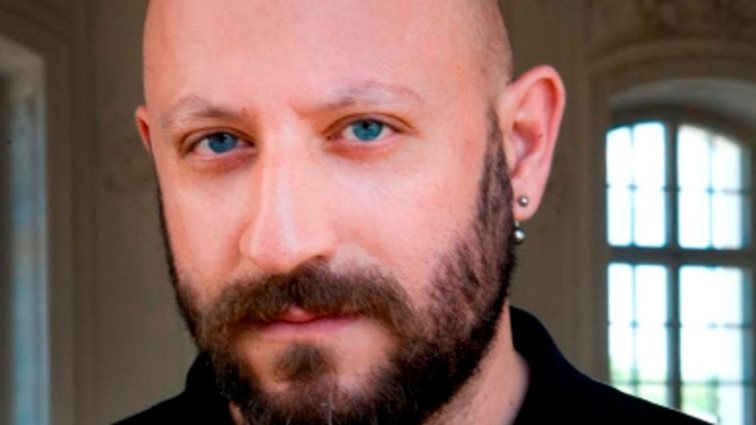 Ποια πασίγνωστη τραγουδίστρια έκανε τατουάζ στην πλάτη του ο make up artist Γιάννης Μαρκετάκης;