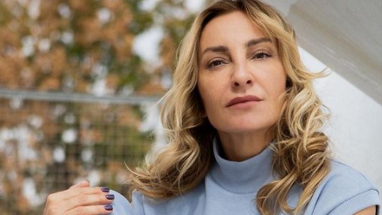 Ρούλα Ρέβη: "Μερικούς ανθρώπους τους αφαιρώ μόνη μου. Άνθρωποι τοξικοί που περίμενα πώς θα φερθούν"