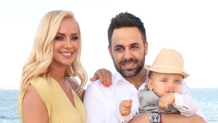 Γιώργος Γιαννιάς &amp; Ελευθερία Παντελιδάκη: Το άλμπουμ της βάφτισης του γιου τους!