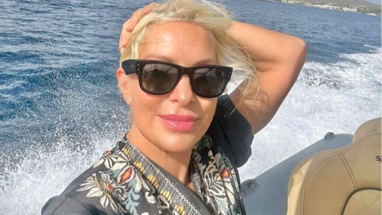 Η εν πλω &quot;καλημέρα&quot; της Ελένης Μενεγάκη