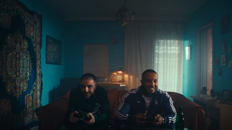 Light &amp; ΛΕΞ ενώνουν τις δυνάμεις τους σε σκηνοθεσία Βασίλη Κεκάτου