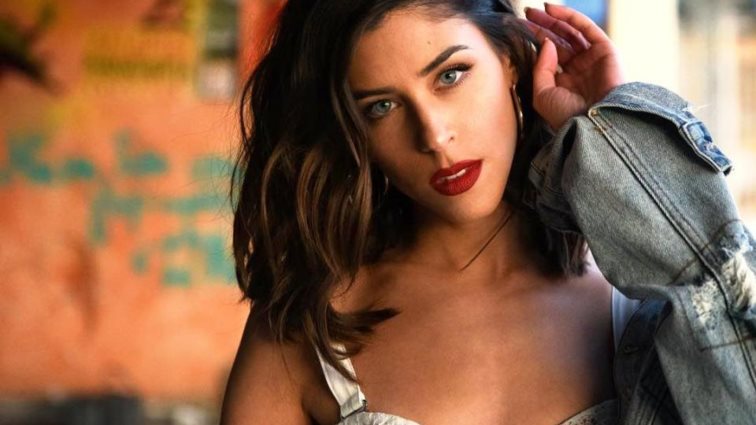 Demy: Δείτε την κούκλα αδελφή της, Romy, μαζί με την πανύψηλη εντυπωσιακή μητέρα τους
