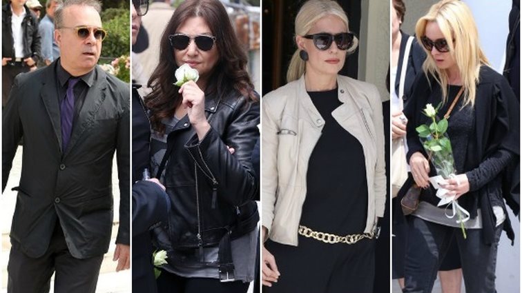 Το Τελευταίο Αντίο Στον Γιάννη Αγγελάκη
: Ήταν όλοι εκεί για να τον αποχαιρετήσουν!