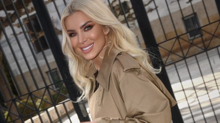 Η Κατερίνα Καινούργιου προτείνει το &quot;τέλειο τζιν&quot; από τη Massimo Dutti