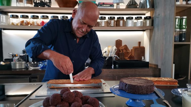 Στέλιος Παρλιάρος: Οι «Γλυκές Αλχημείες» ετοιμάζονται να κάνουν πρεμιέρα στο OPEN