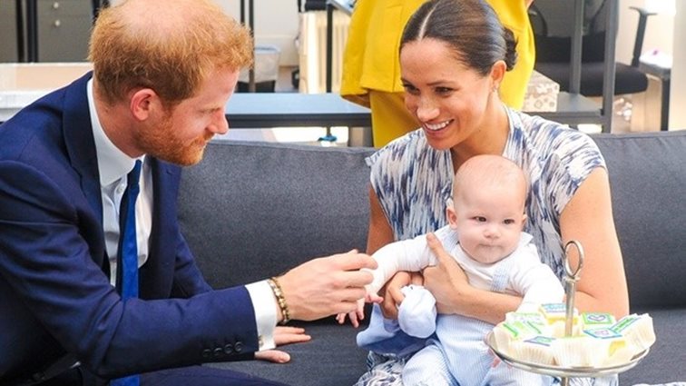 Meghan Markle – Πρίγκιπας Harry | Ποιο μέλος της βασιλικής οικογένειας έκανε το σχόλιο για το χρώμα του Archie;