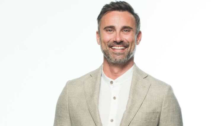 Γιώργος Καπουτζίδης: "Όταν κατάλαβα ότι είμαι gay, συνειδητοποίησα ότι θα πρέπει να ζήσω μια ζωή μόνος και κρυμμένος"