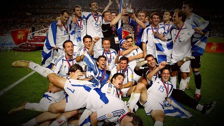 Πριν από 15 χρόνια κατακτήσαμε το Euro: Πώς φτάσαμε στην μεγαλύτερη επιτυχία στην ιστορία του ελληνικού αθλητισμού;
