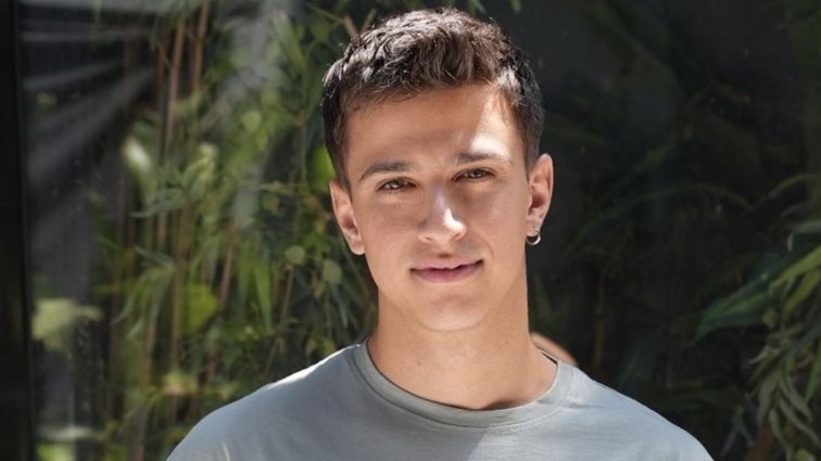 Ο Νικόλας Χαλκιαδάκης συστήνει τον ρόλο του στον "Τιμωρό"