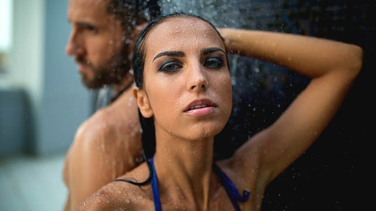 Πόσο καλό κάνουν στο σώμα τα κρύα ντους: Τελικά τι σου προσφέρουν;