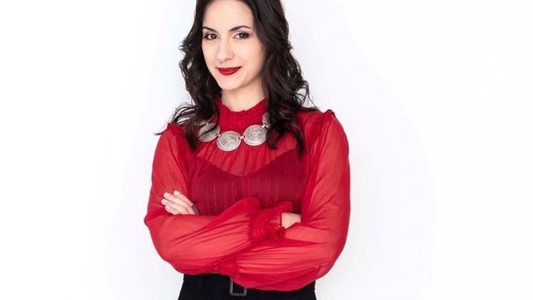 Η Έφη Ρασσιά στηρίζει ανοιχτά τον Χάρη Ρώμα μετά τις επιθέσεις