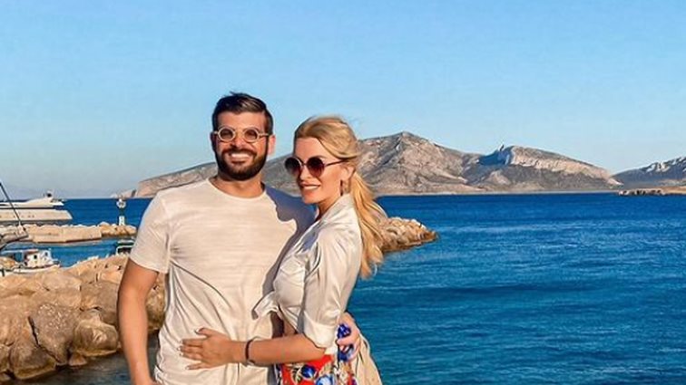 Απόδραση στη Σαντορίνη για την Κατερίνα Καινούργιου και τον Φίλιππο Τσαγκρίδη