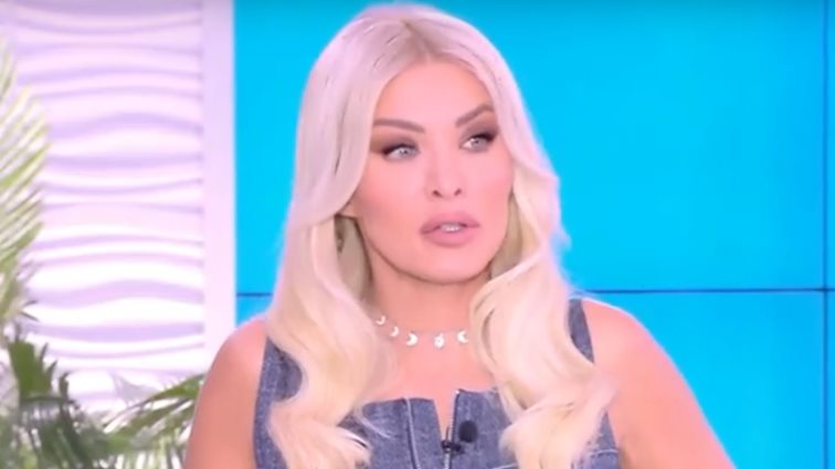 Πνίγηκε on air η Κατερίνα Καινούργιου: "Ποιος με έχει φάει φέτος!"