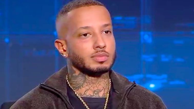 Light: &quot;Όταν σε live μου βλέπω παιδιά 10 χρονών να τα τραγουδάνε, νιώθω άβολα, ντρέπομαι&quot;