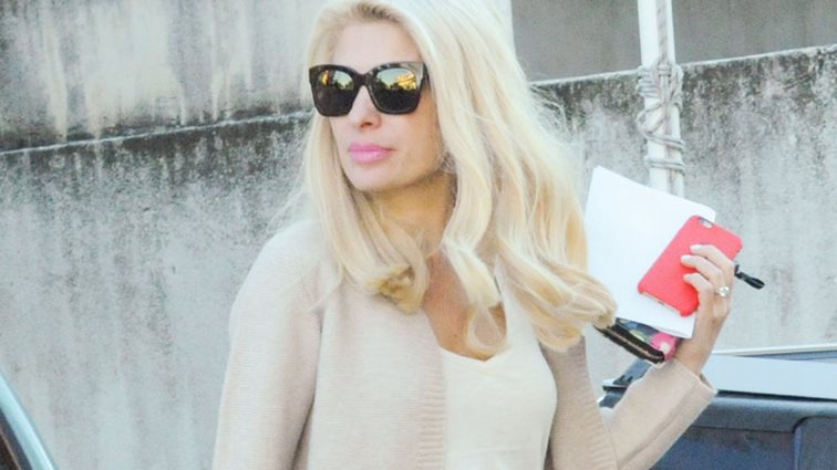 Ελένη Μενεγάκη: Πού την εντόπισε ο φωτογραφικός φακός: Φωτογραφίες