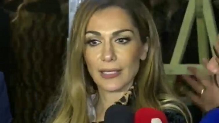 Δέσποινα Βανδή
 
: Οι πρώτες δηλώσεις μετά τη διάρρηξη στο σπίτι της