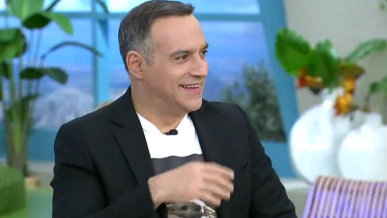 Ο Κρατερός Κατσούλης &amp; το απρόοπτο στον αέρα των &quot;ΚουΚου&quot;