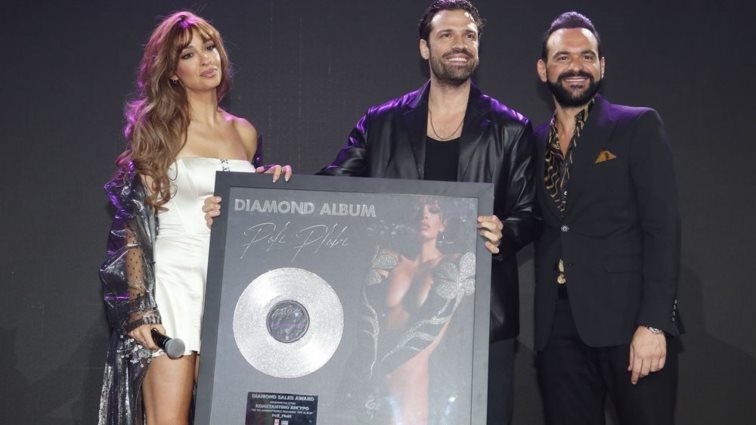 Η Ελένη Φουρείρα έγινε διαμαντένια! Όλες οι φωτογραφίες από τη λαμπερή απονομή