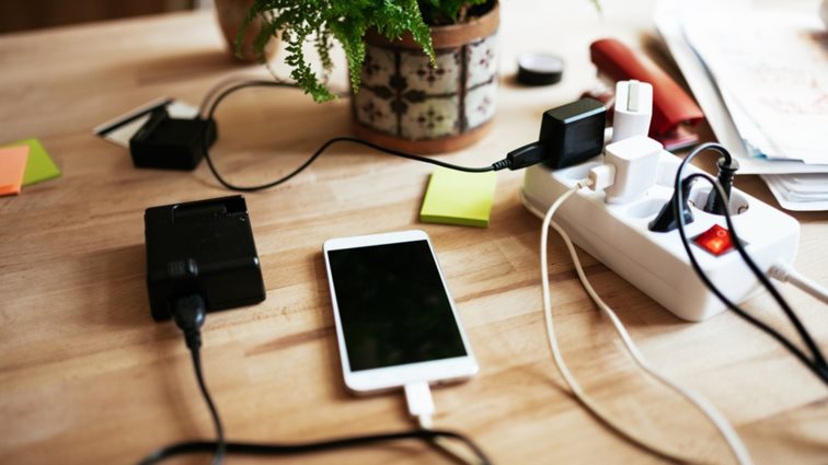 4 hacks για να προστατέψεις το καλώδιο του φορτιστή