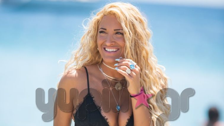 Ιωάννα Τούνη: Τα σέξι στιγμιότυπα σε παραλία της Μυκόνου! Όλες οι φωτογραφίες