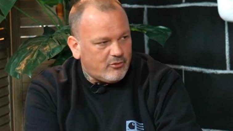 Δημήτρης Σκαρμούτσος: &quot;Δεν &quot;καθαρίζεις&quot; αν δεν πιάσεις πάτο. Έκανα αποτοξίνωση από τα 28 μέχρι τα 30&quot;