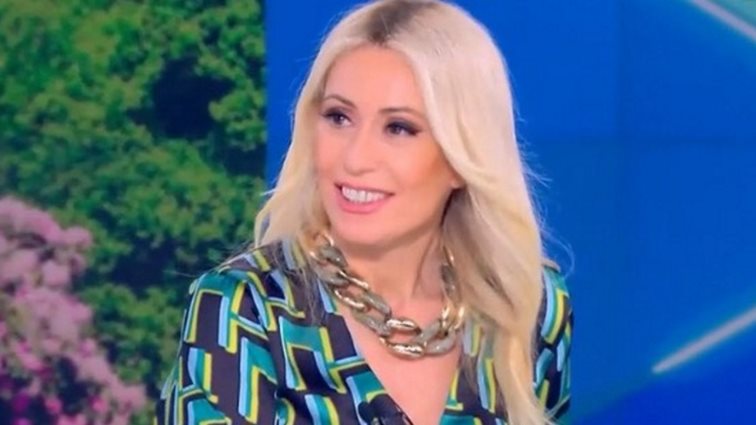 Το καυστικό σχόλιο της Μαρίας Μπακοδήμου: &quot;Άσπρισαν τα μαλλιά του Δημήτρη Πανόπουλου σε μία σεζόν&quot;