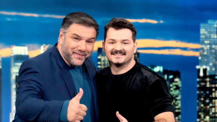 Ο Γιάννης Απέργης μιλά πρώτη φορά για τον ερχομό του παιδιού του: &quot;Ο μικρός μας ήρθε κουτί&quot;