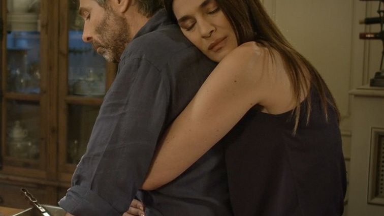 «Οι Τέλειοι Ξένοι» : Μάθε τα πάντα για τη νέα ταινία του Θοδωρή Αθερίδη με τους Άλκι Κούρκουλο, Σμαράγδα Καρύδη και Μαρία Ναυπλιώτου!