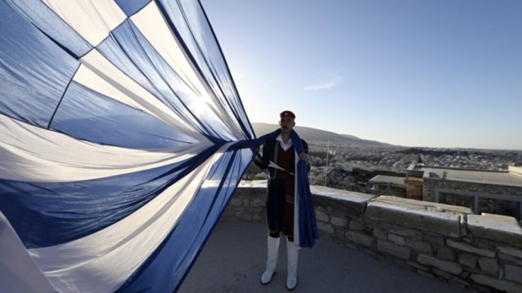 28η Οκτωβρίου: Έπαρση της σημαίας στην Ακρόπολη [βίντεο]