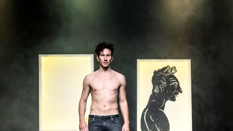 &quot;Αίας&quot; του Σοφοκλή, σε σκηνοθεσία Γιώργου Νανούρη | Τελευταίες παραστάσεις