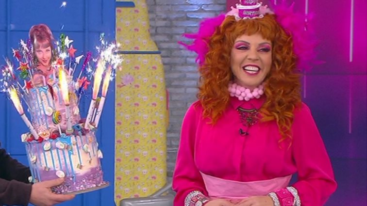 Γενέθλια για τη Ματίνα Νικολάου στο πλατό του "Καλό Μεσημεράκι"