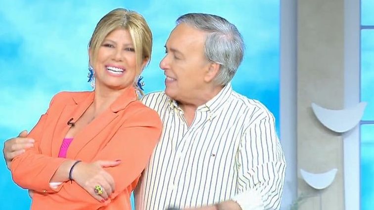 Ο Ανδρέας Μικρούτσικος "εισέβαλε" ξανά στις "Αλήθειες με τη Ζήνα"!