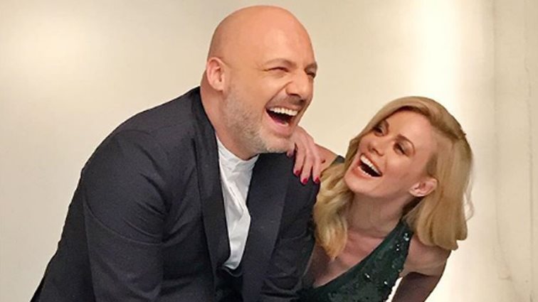 Video Of The Day: Δείτε τον Νίκο Μουτσινά σε ρόλο κομμωτή να «μεγαλουργεί» στα μαλλιά της Ζέτας Μακρυπούλια