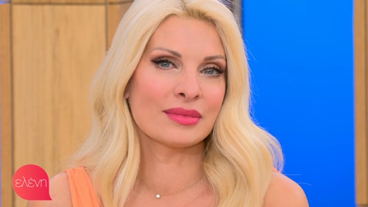 Ελένη Μενεγάκη: Με δάκρυα στα μάτια στην έναρξη της τελευταίας εκπομπής