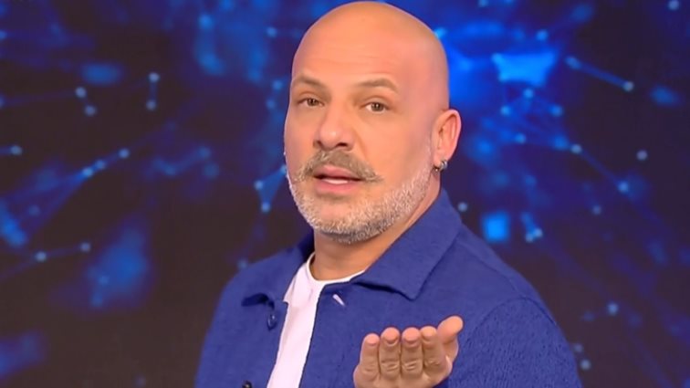 Νίκος Μουτσινάς κατά &quot;Super Κατερίνα&quot;: &quot;Να μη σχολιάσω την παρωδία που είδαμε;&quot;