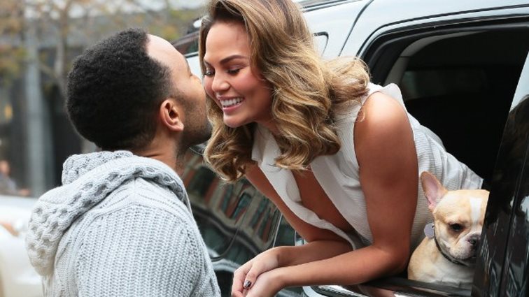 Chrissy Teigen | Μας έδειξε πως πέρασε το Σαββατοκύριακο με τα 4 παιδιά της